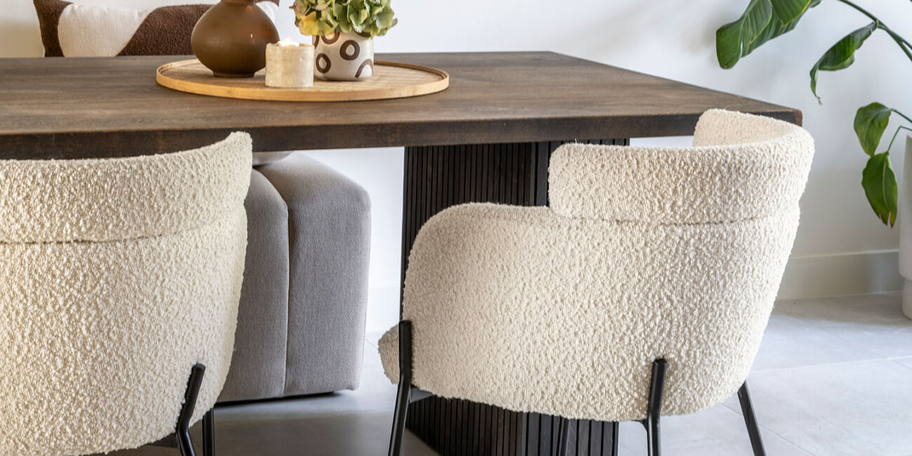 Teddy bouclé eetkamerstoel met zwarte poot