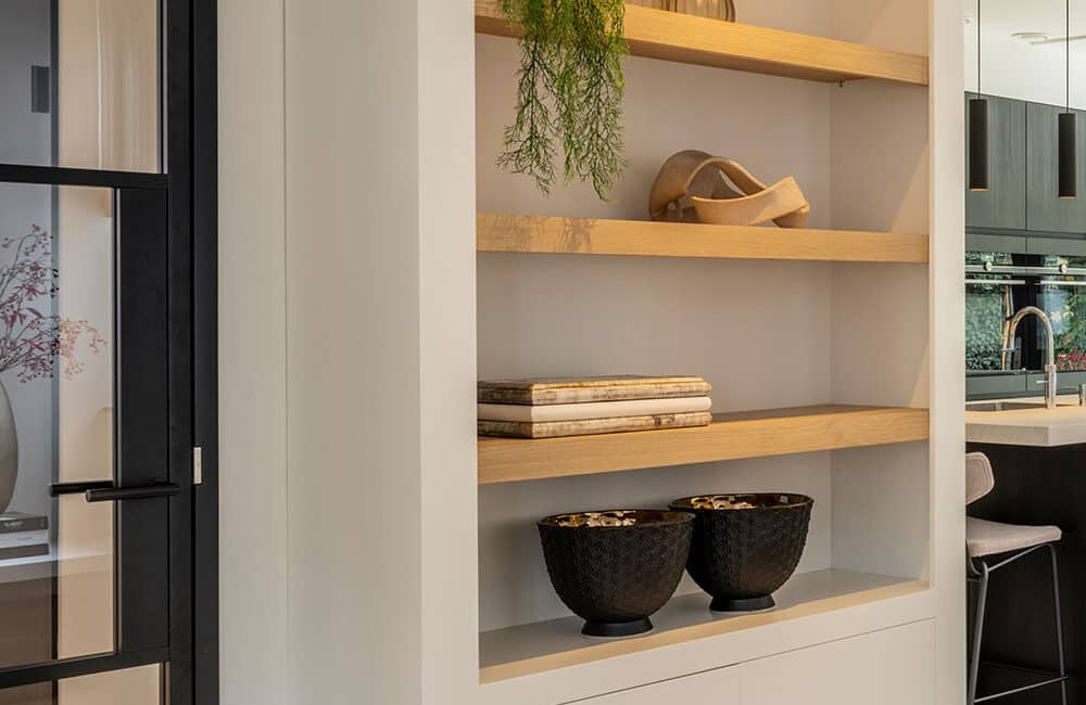 Maatwerk vakkenkast wit