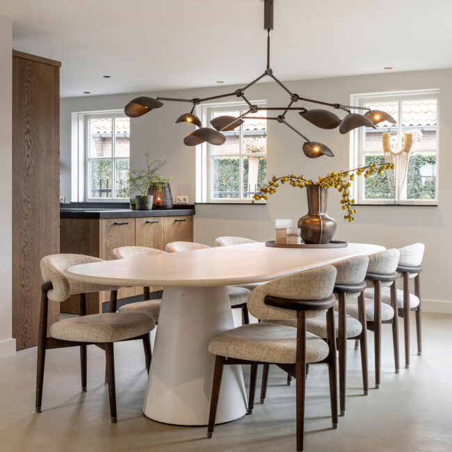 Betonnen eettafel wit