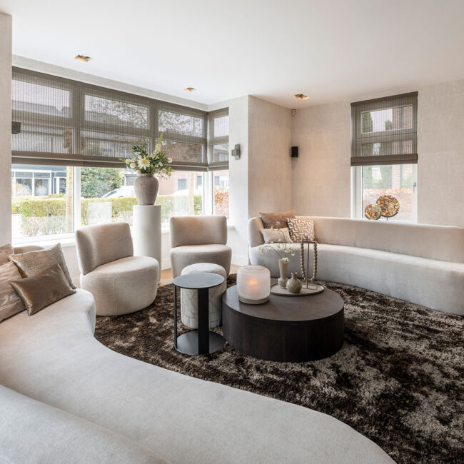 Bank Guiliana ronde vormen